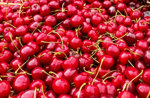 cherries-g2e7d5f258_1920_0.jpg